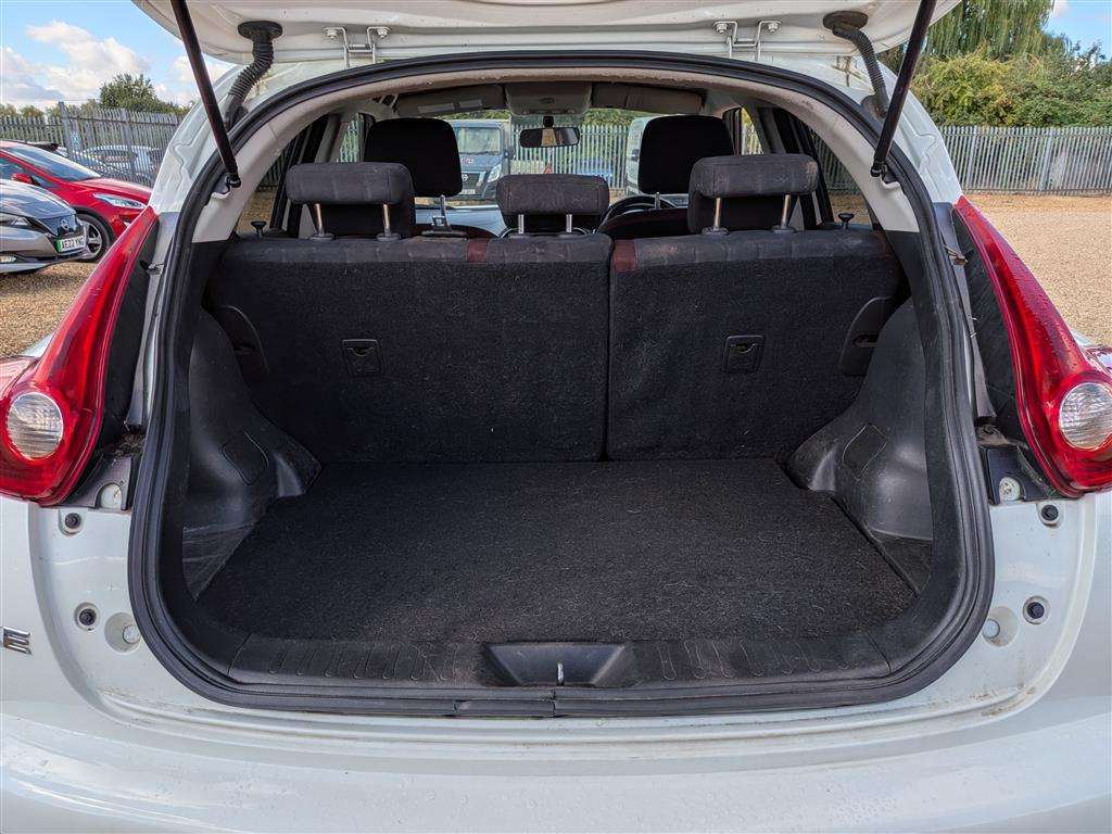 <p>2013 NISSAN JUKE ACENTA PREMIUM</p>