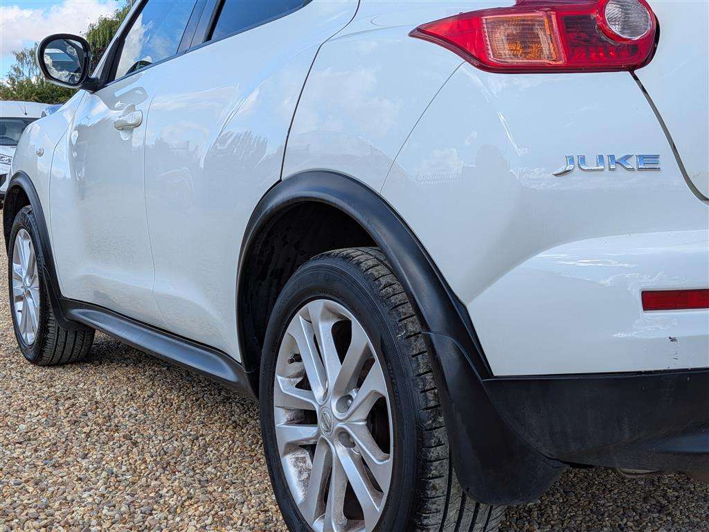 <p>2013 NISSAN JUKE ACENTA PREMIUM</p>