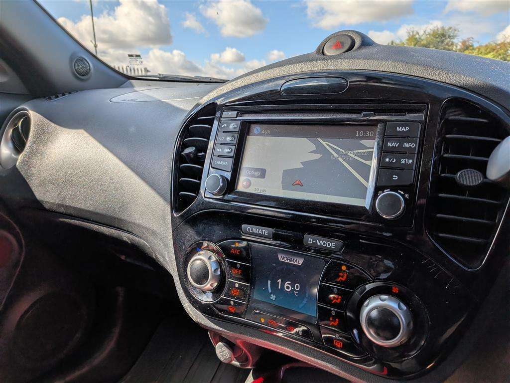 <p>2013 NISSAN JUKE ACENTA PREMIUM</p>
