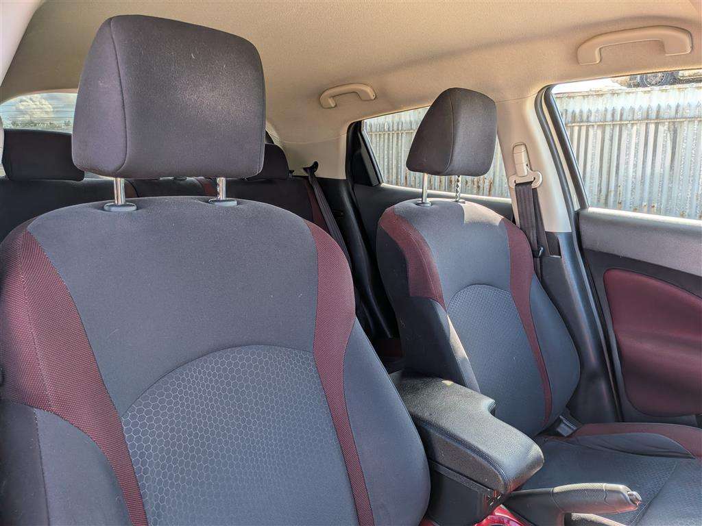 <p>2013 NISSAN JUKE ACENTA PREMIUM</p>