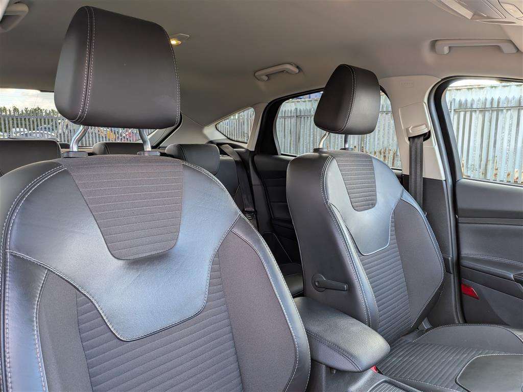 <p>2017 FORD FOCUS TITANIUM X</p>
