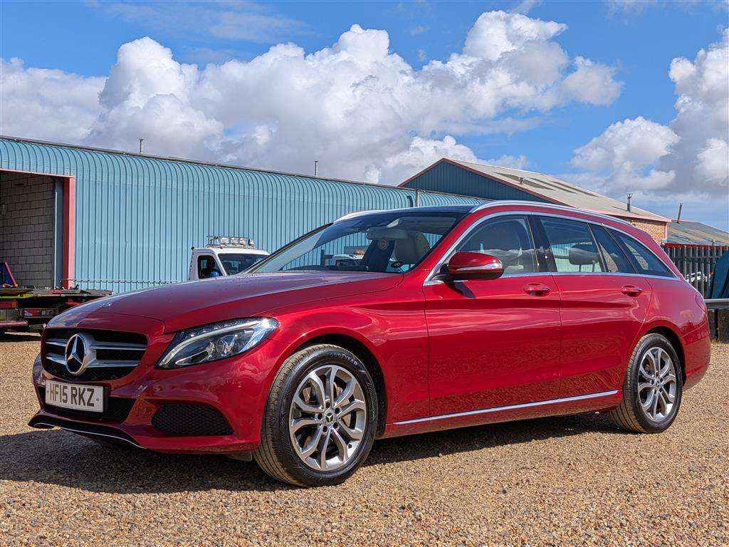 <p>2015 MERCEDES-BENZ C250 SPORT PREMIUM + BLUE</p>