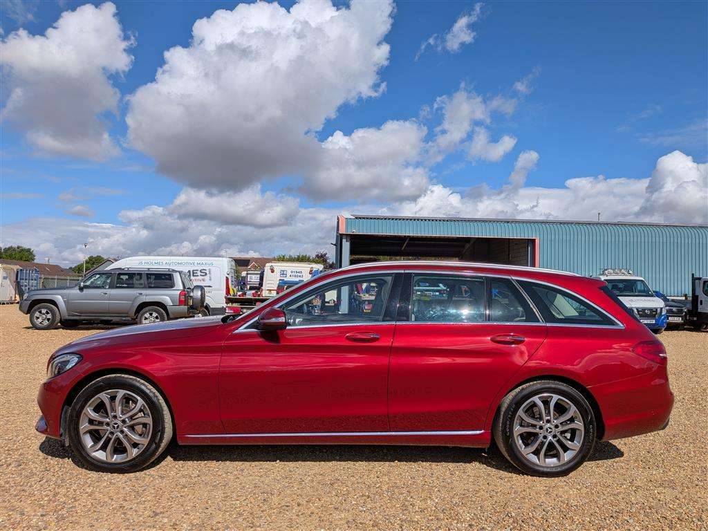 <p>2015 MERCEDES-BENZ C250 SPORT PREMIUM + BLUE</p>