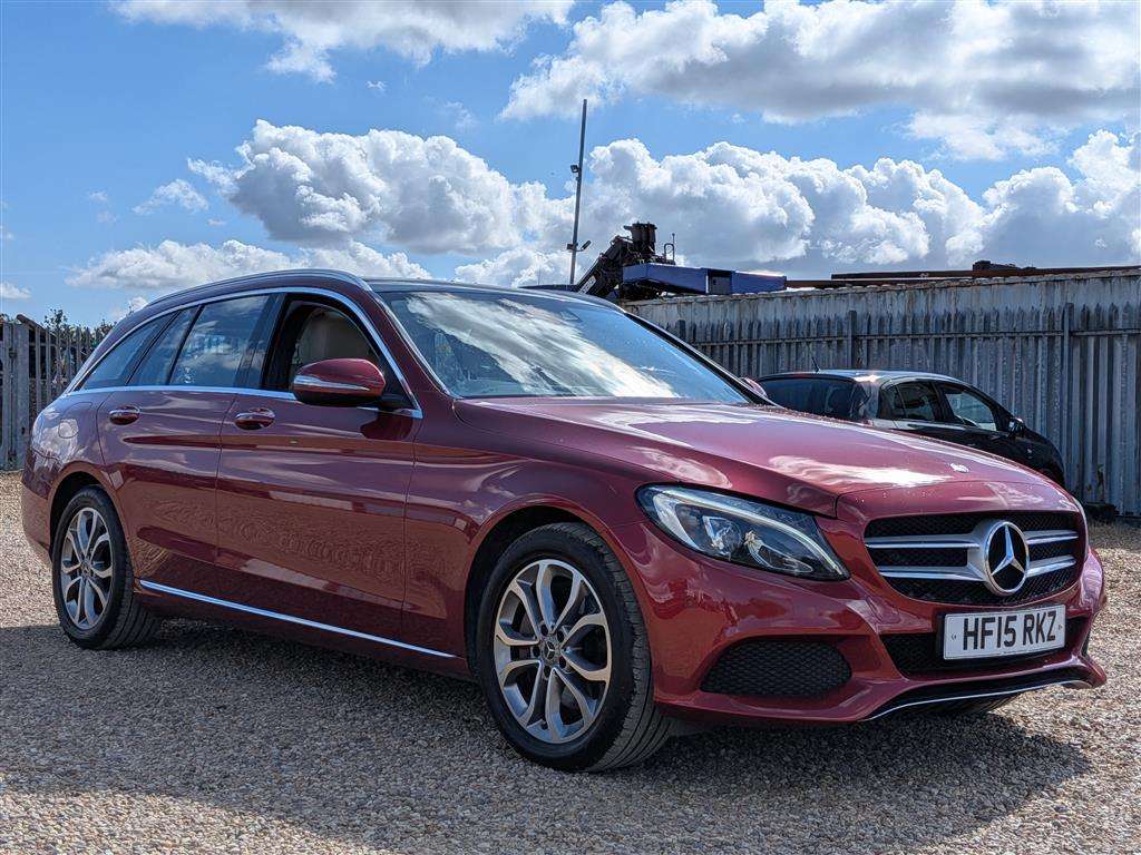 <p>2015 MERCEDES-BENZ C250 SPORT PREMIUM + BLUE</p>
