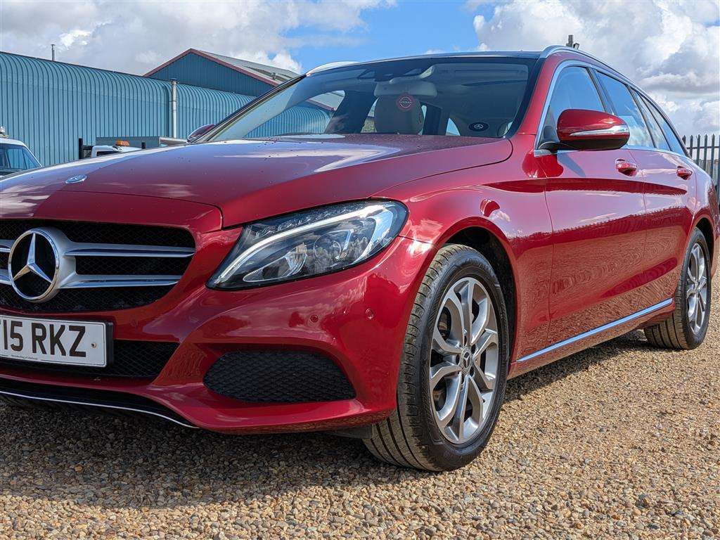 <p>2015 MERCEDES-BENZ C250 SPORT PREMIUM + BLUE</p>
