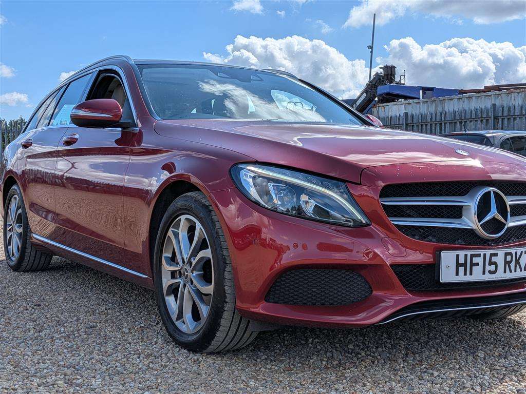 <p>2015 MERCEDES-BENZ C250 SPORT PREMIUM + BLUE</p>