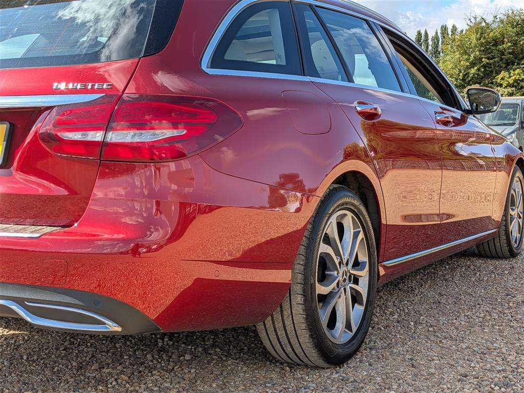 <p>2015 MERCEDES-BENZ C250 SPORT PREMIUM + BLUE</p>
