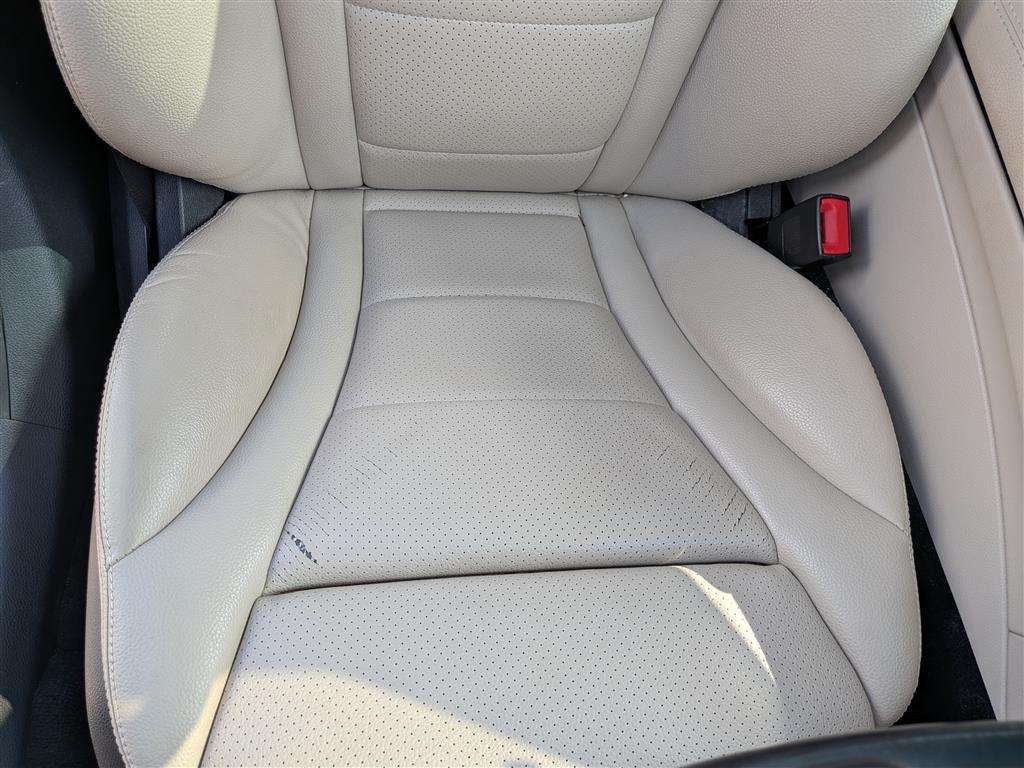 <p>2015 MERCEDES-BENZ C250 SPORT PREMIUM + BLUE</p>