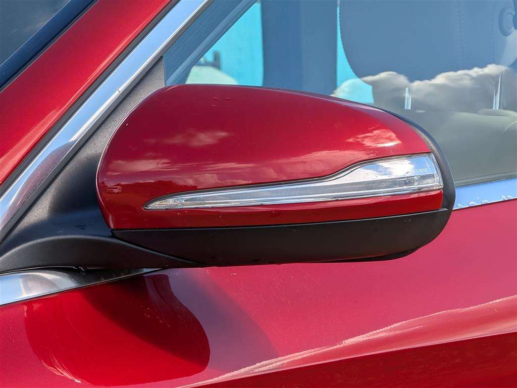 <p>2015 MERCEDES-BENZ C250 SPORT PREMIUM + BLUE</p>