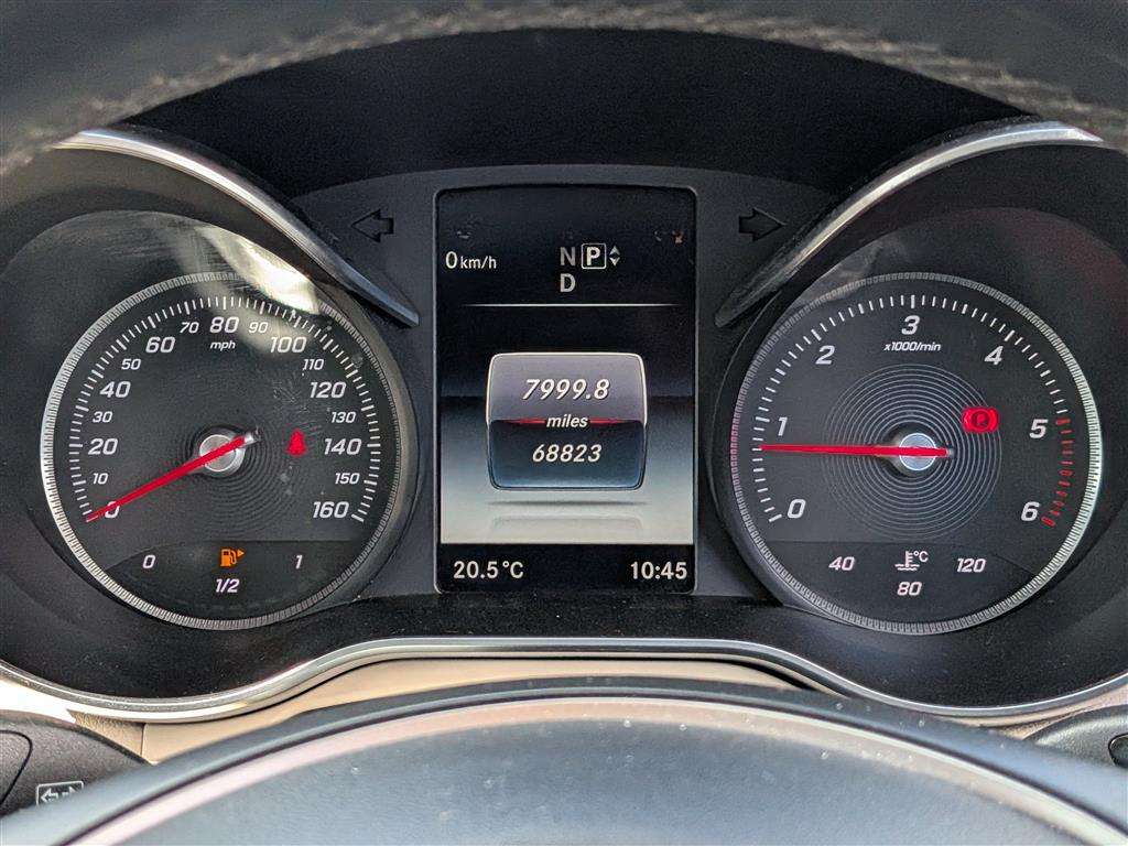 <p>2015 MERCEDES-BENZ C250 SPORT PREMIUM + BLUE</p>