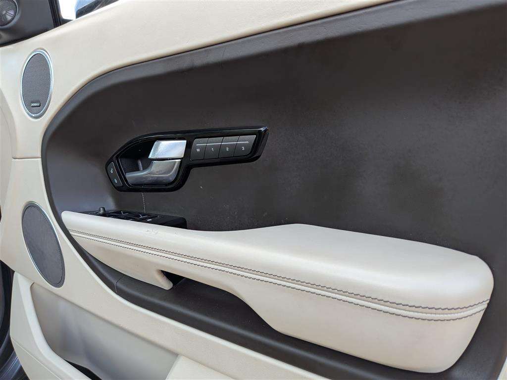 <p>2015 LAND ROVER RANGE ROVER EVOQUE AUTOBI</p>