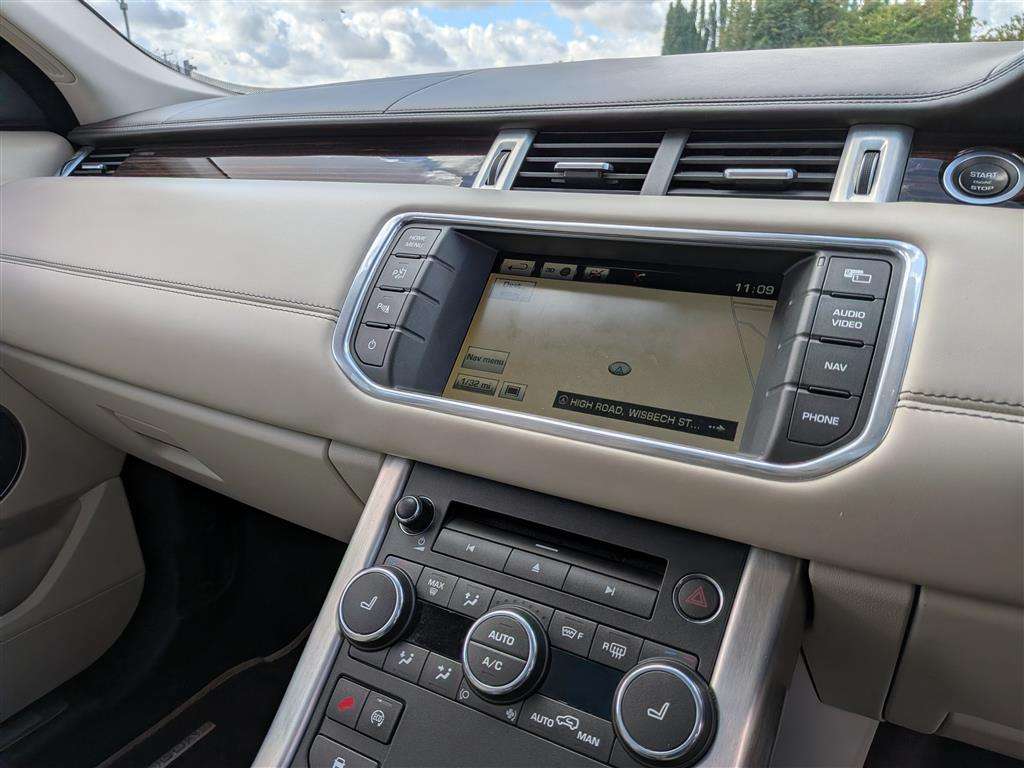 <p>2015 LAND ROVER RANGE ROVER EVOQUE AUTOBI</p>