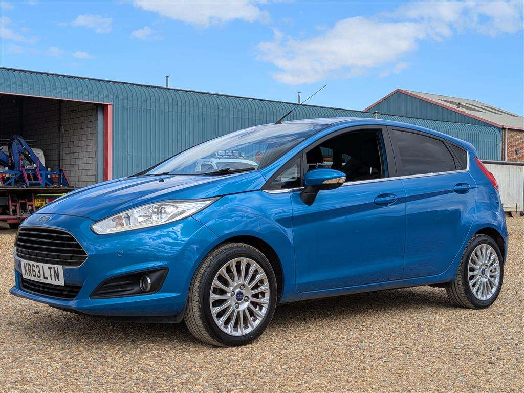 <p>2013 FORD FIESTA TITANIUM</p>
