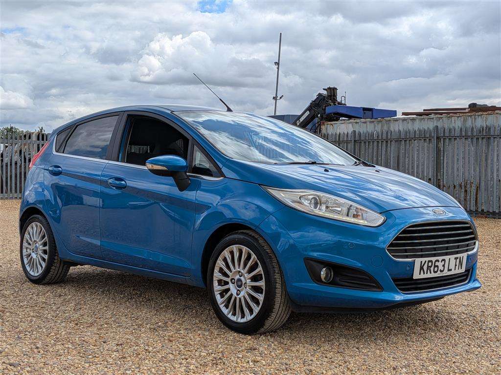 <p>2013 FORD FIESTA TITANIUM</p>