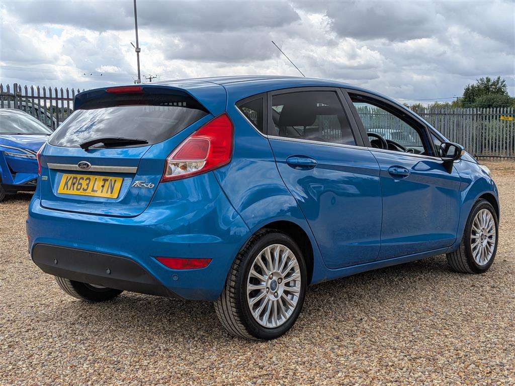 <p>2013 FORD FIESTA TITANIUM</p>