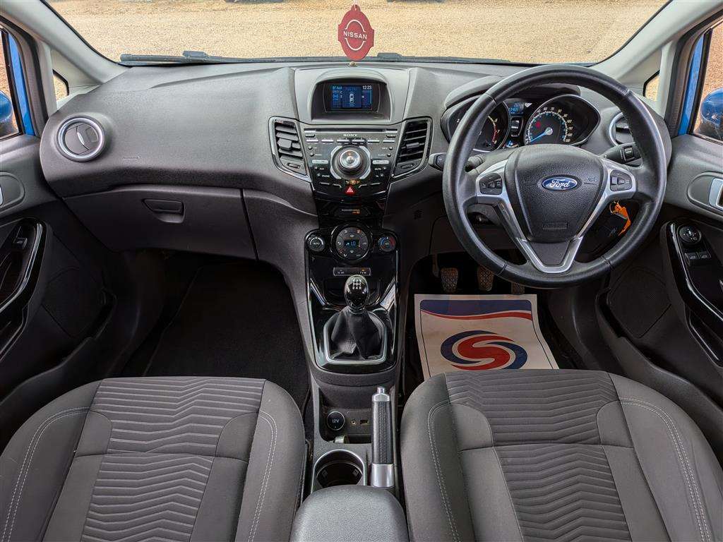 <p>2013 FORD FIESTA TITANIUM</p>