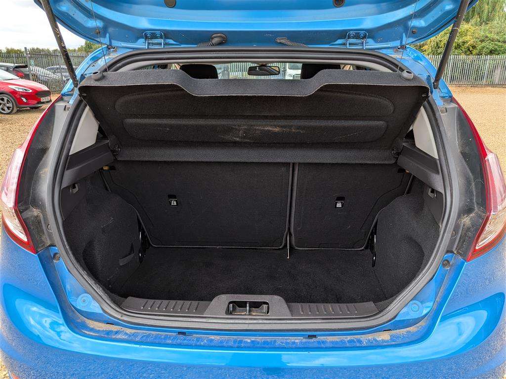 <p>2013 FORD FIESTA TITANIUM</p>