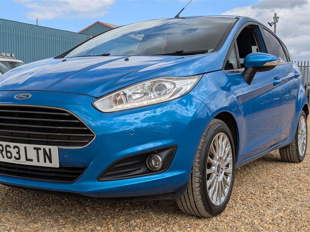 <p>2013 FORD FIESTA TITANIUM</p>