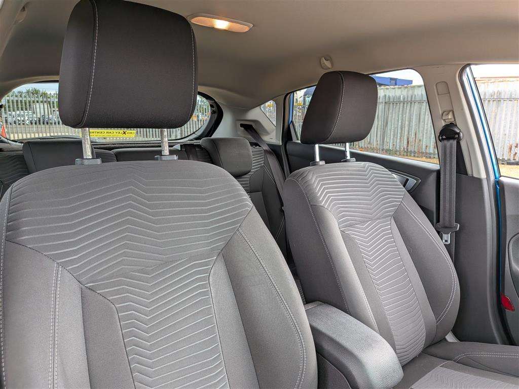 <p>2013 FORD FIESTA TITANIUM</p>