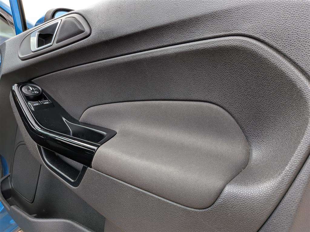 <p>2013 FORD FIESTA TITANIUM</p>