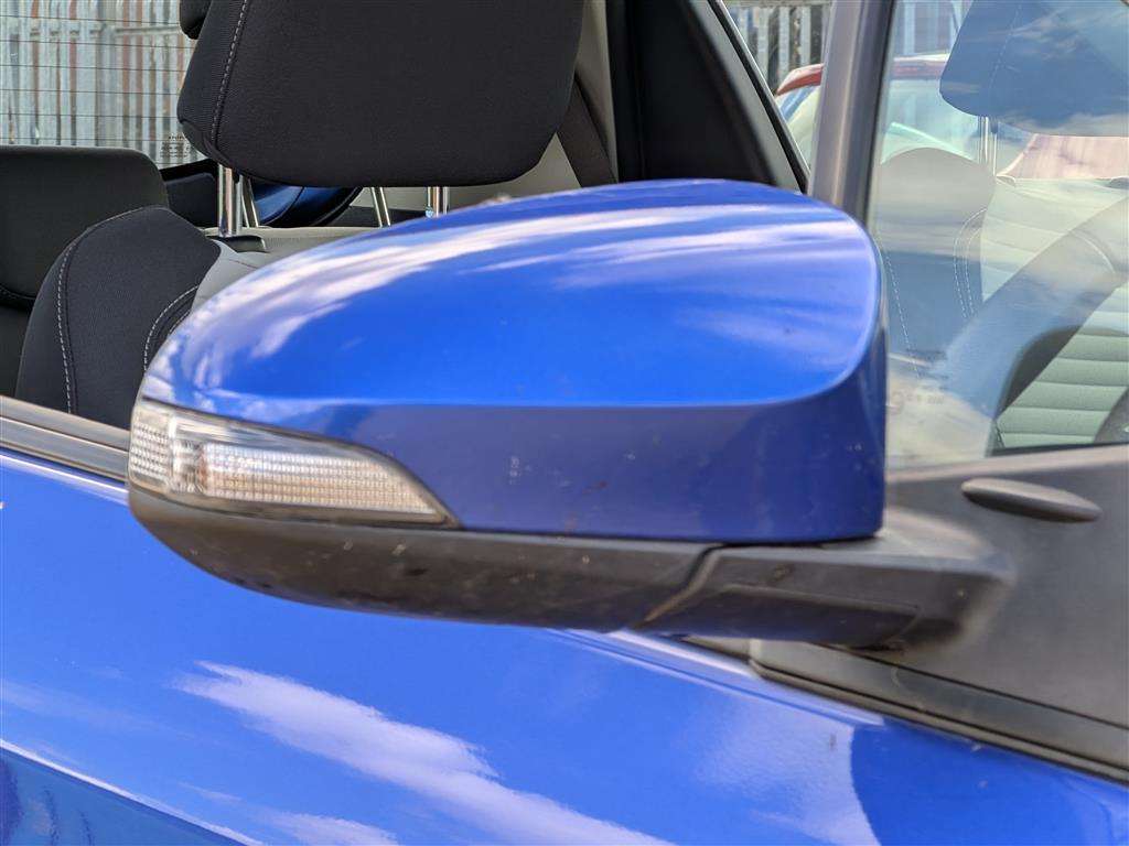 <p>2017 TOYOTA YARIS ICON TECH HYB VVT-I</p>