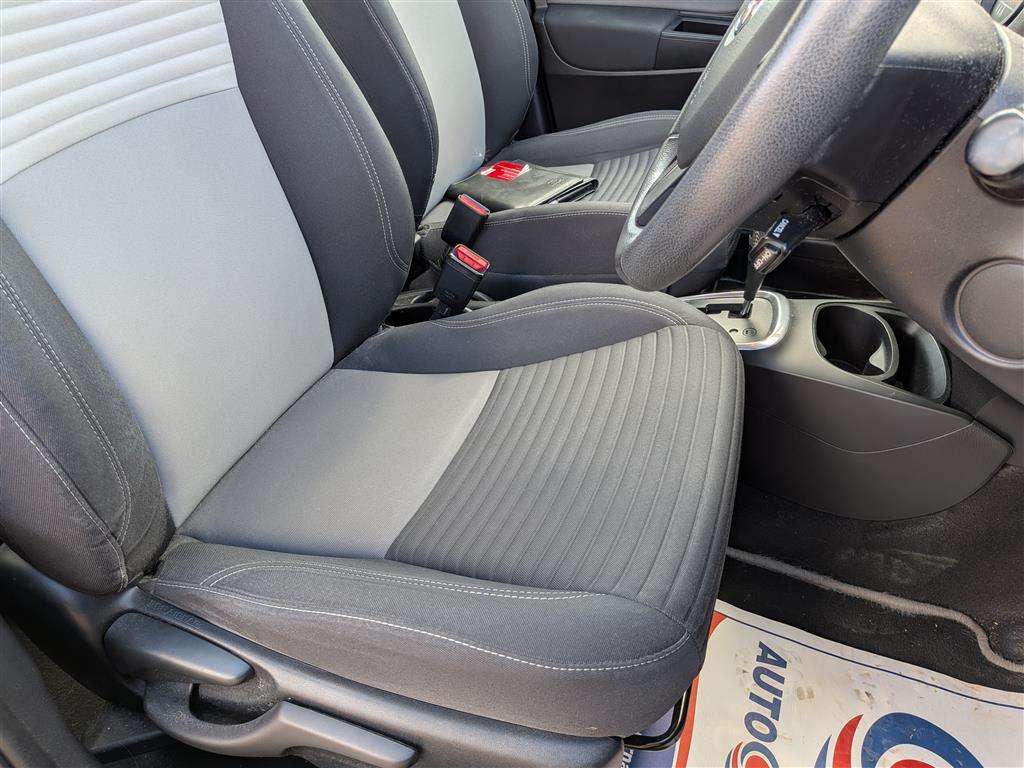 <p>2017 TOYOTA YARIS ICON TECH HYB VVT-I</p>