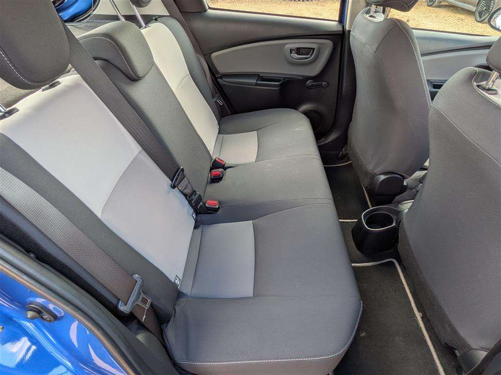 <p>2017 TOYOTA YARIS ICON TECH HYB VVT-I</p>
