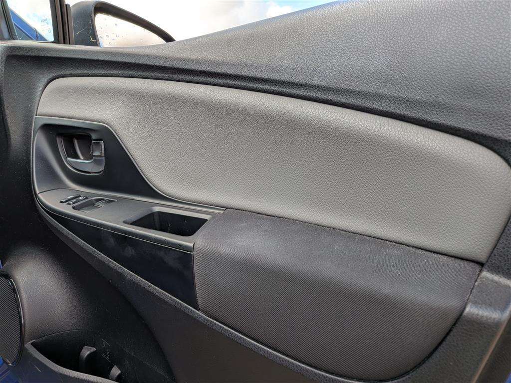 <p>2017 TOYOTA YARIS ICON TECH HYB VVT-I</p>