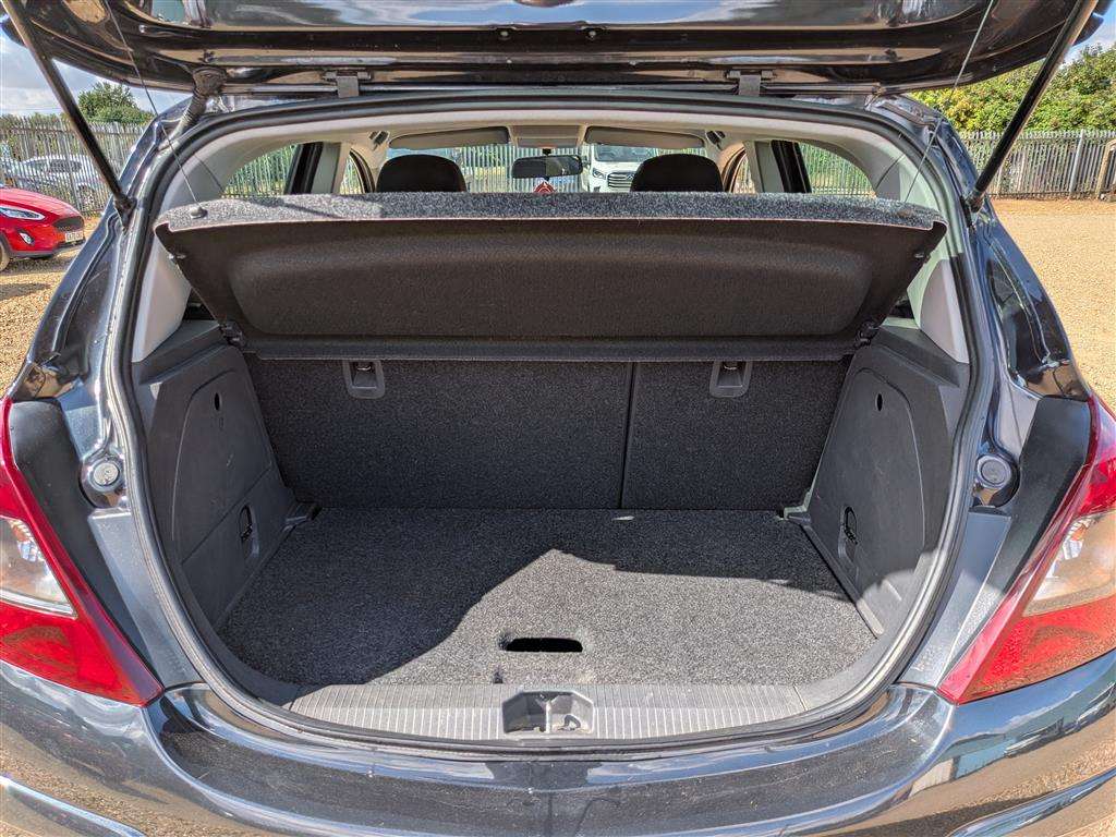 <p>2013 VAUXHALL CORSA SXI AC</p>