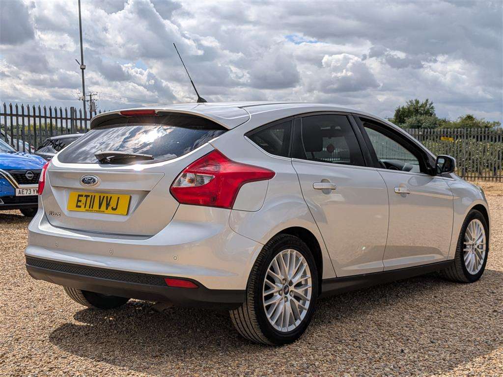 <p>2011 FORD FOCUS ZETEC 125</p>