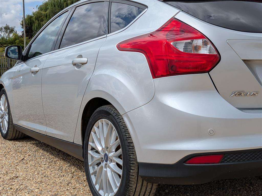 <p>2011 FORD FOCUS ZETEC 125</p>