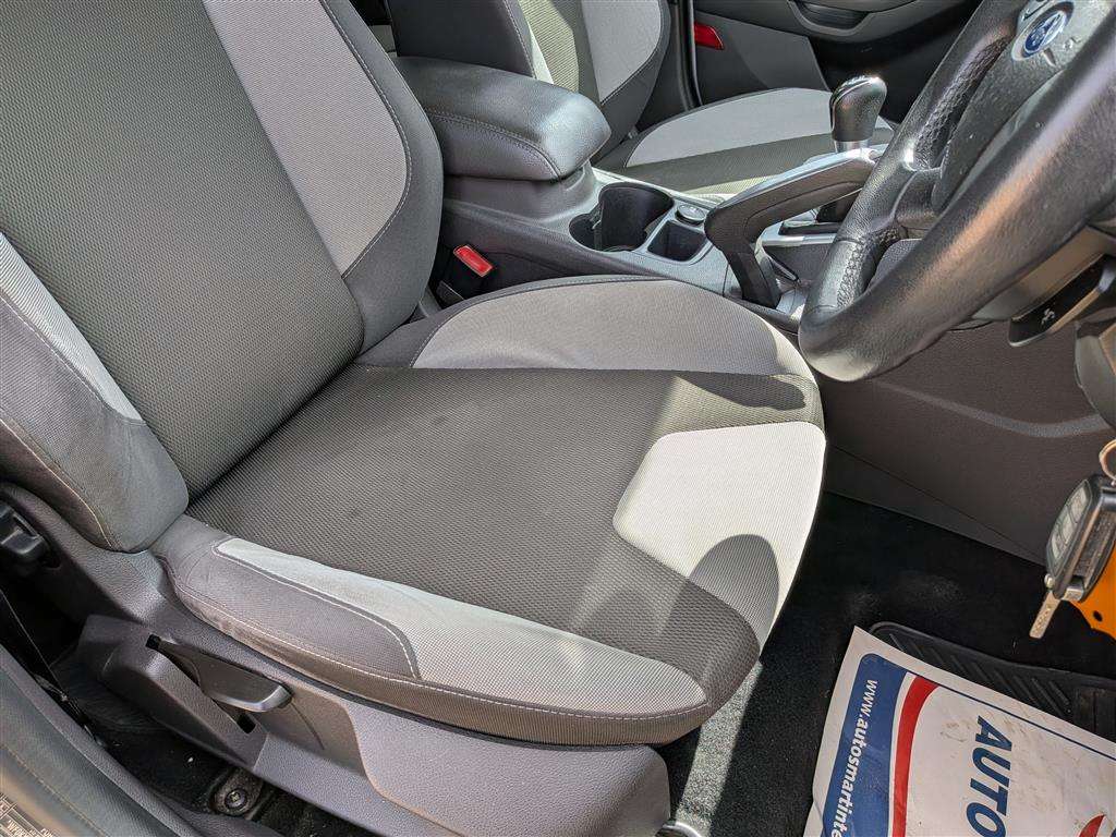 <p>2011 FORD FOCUS ZETEC 125</p>