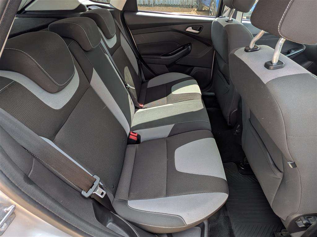 <p>2011 FORD FOCUS ZETEC 125</p>