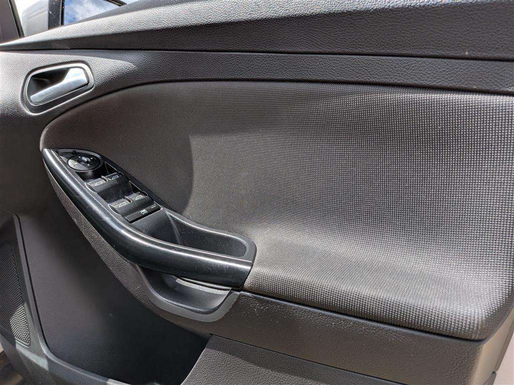 <p>2011 FORD FOCUS ZETEC 125</p>