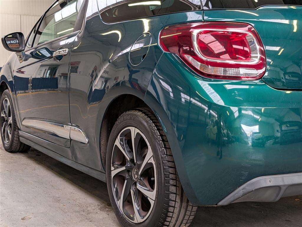 <p>2017 DS DS3 ELEGANCE PURETECH S/S</p>