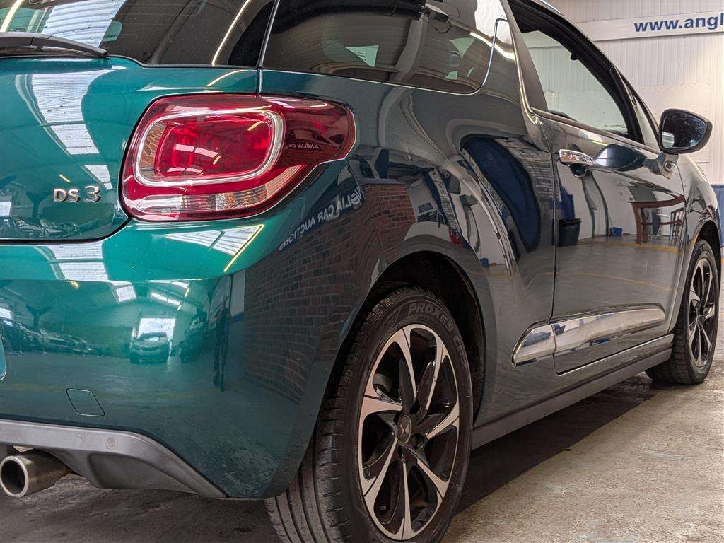<p>2017 DS DS3 ELEGANCE PURETECH S/S</p>