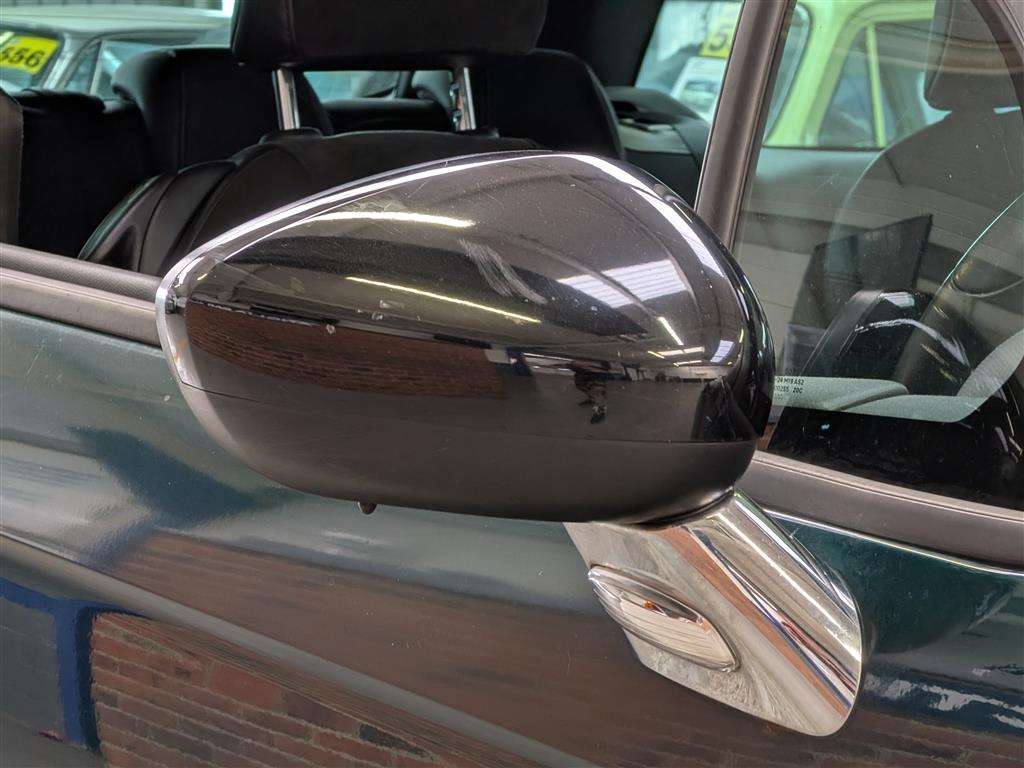 <p>2017 DS DS3 ELEGANCE PURETECH S/S</p>