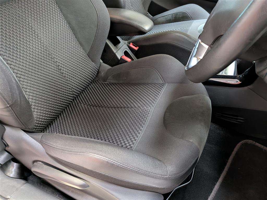 <p>2017 DS DS3 ELEGANCE PURETECH S/S</p>
