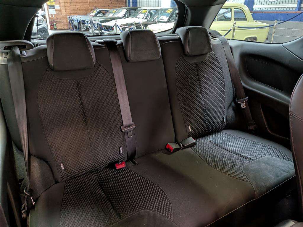 <p>2017 DS DS3 ELEGANCE PURETECH S/S</p>