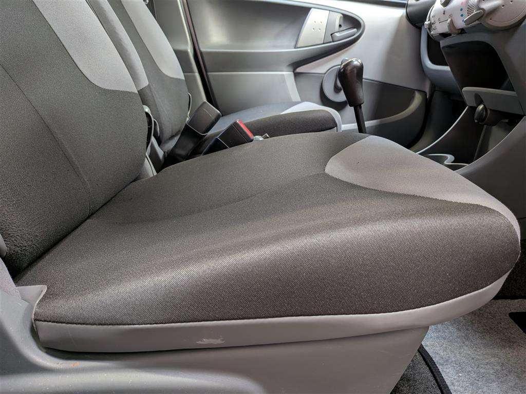 <p>2011 CITROEN C1 VT</p>