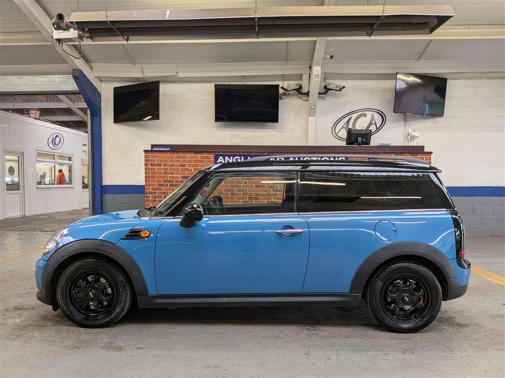 <p>2013 MINI COOPER CLUBMAN D</p>