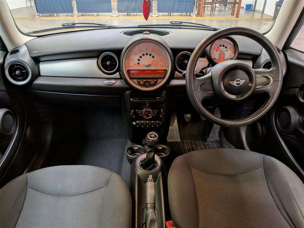 <p>2013 MINI COOPER CLUBMAN D</p>