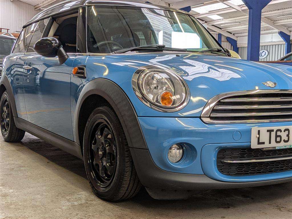 <p>2013 MINI COOPER CLUBMAN D</p>