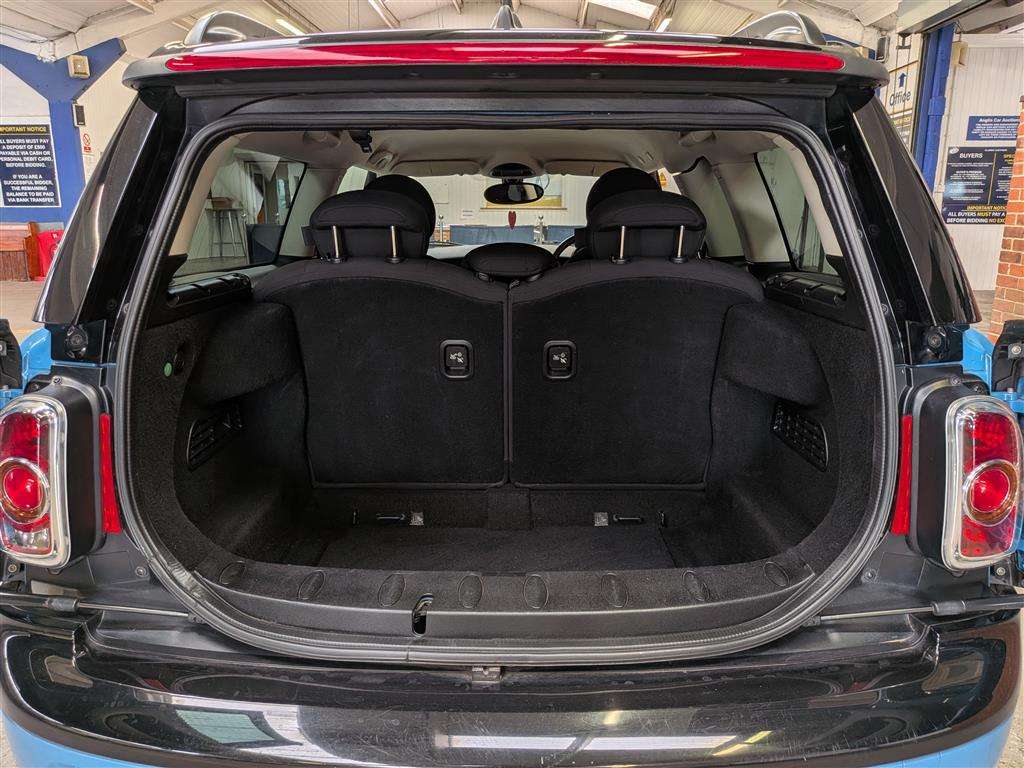 <p>2013 MINI COOPER CLUBMAN D</p>