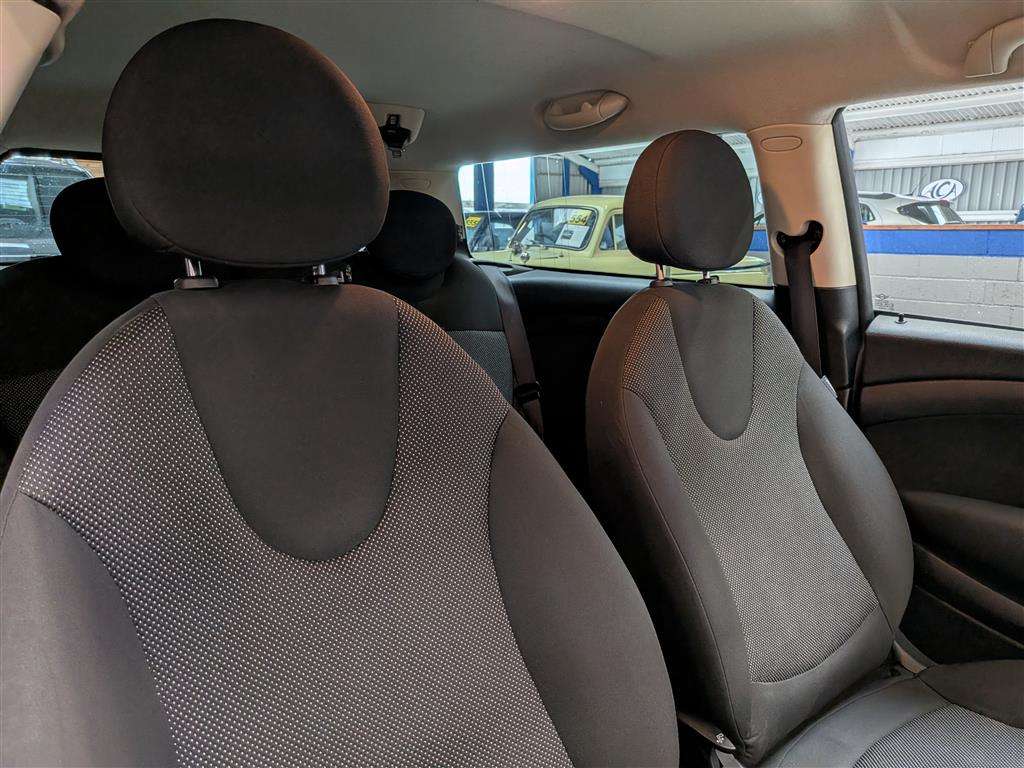 <p>2013 MINI COOPER CLUBMAN D</p>