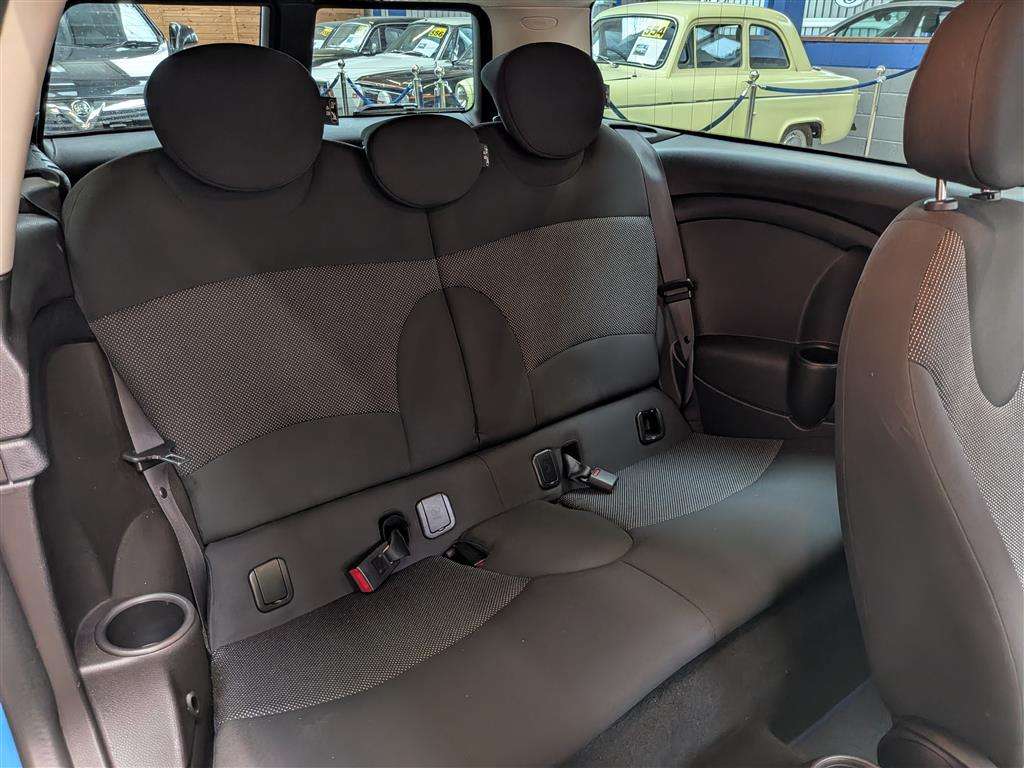 <p>2013 MINI COOPER CLUBMAN D</p>