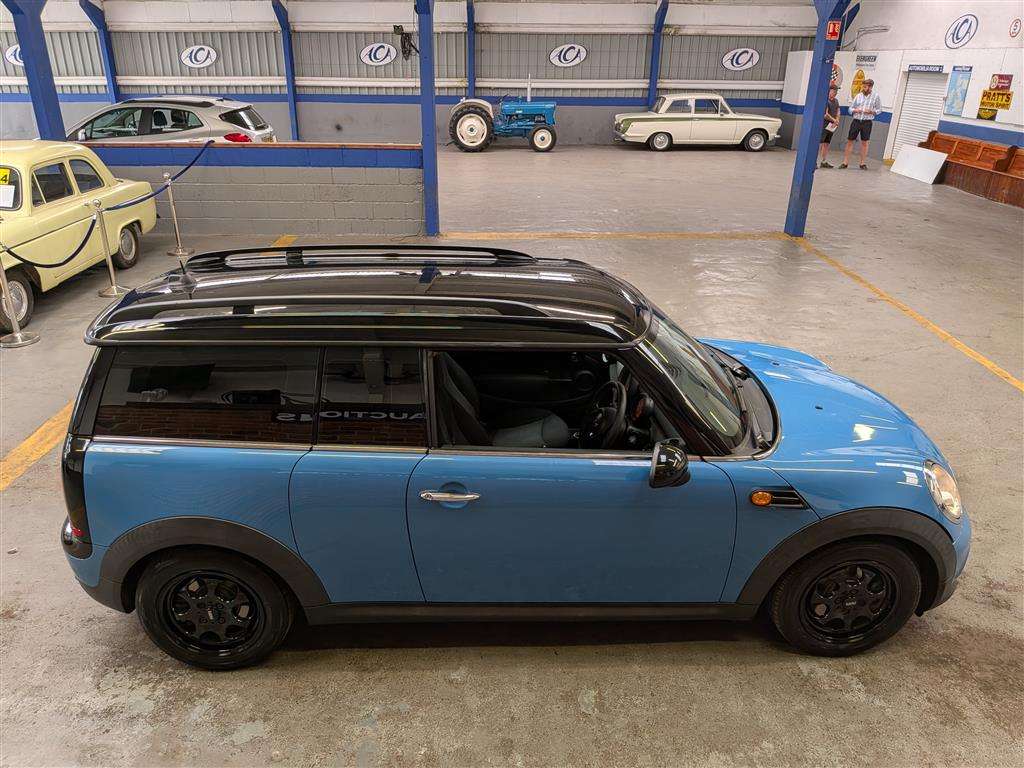 <p>2013 MINI COOPER CLUBMAN D</p>