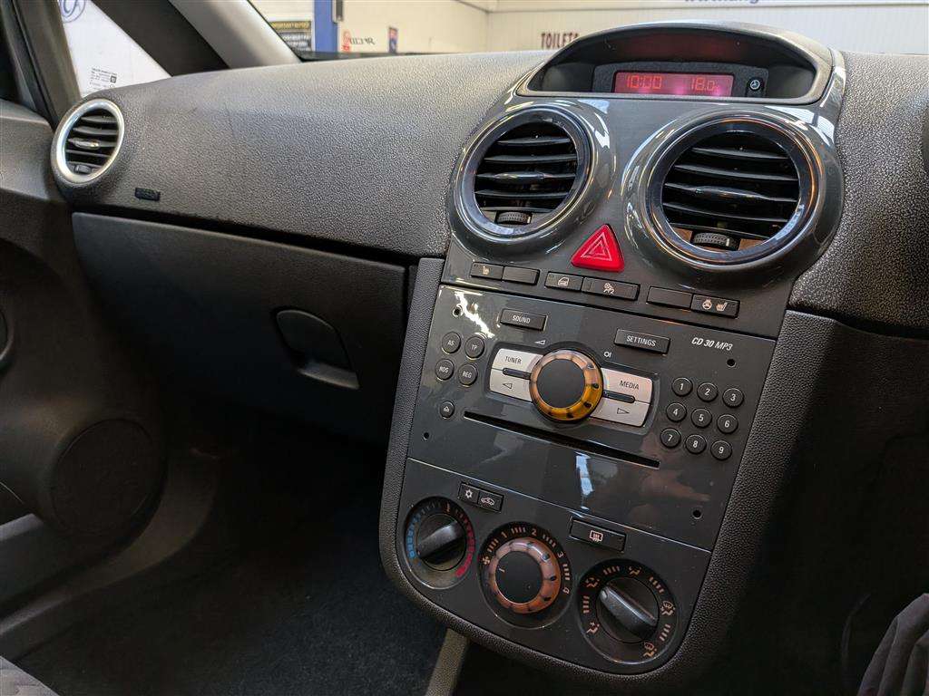 <p>2012 VAUXHALL CORSA SE</p>