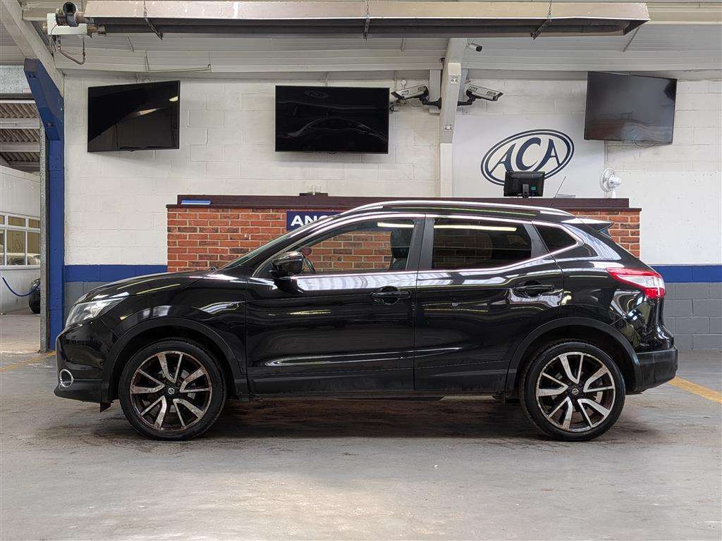 <p>2016 NISSAN QASHQAI TEKNA DCI</p>