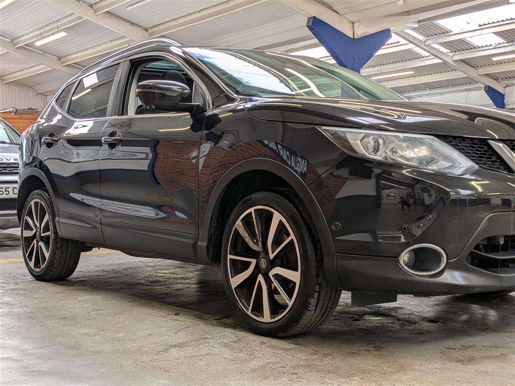 <p>2016 NISSAN QASHQAI TEKNA DCI</p>
